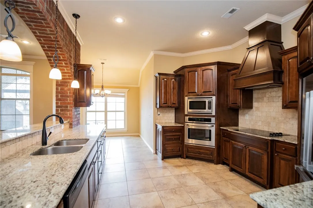 Bentonville, Arkansas 72712, United States, 4 Bedrooms Bedrooms, ,3 BathroomsBathrooms,Residential,Active,246134