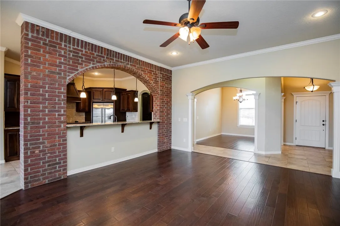 Bentonville, Arkansas 72712, United States, 4 Bedrooms Bedrooms, ,3 BathroomsBathrooms,Residential,Active,246134