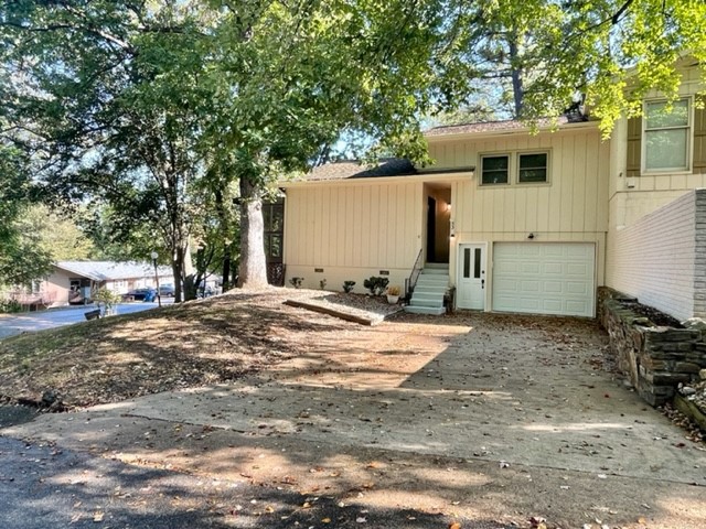 Cozy 3 Bedroom, 2 Bathroom, & 1 car garage with golf cart parking! Tile flooring in all wet areas, wood flooring in Livingroom and updated carpet in all bedrooms!