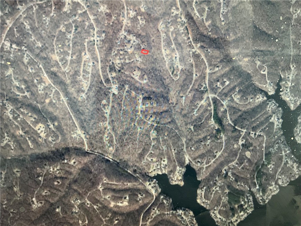 Large lot in the Highlands! Excellent topography, paved roads, in a developed subdivision. This part of Bella Vista is rich with amenities. Lake Loch Lomond, Highland Golf & Pub, Branchwood Rec Center's Gym, Indoor Pool, Pickle Ball Crt, Disk Golf, Dog Walk Park Trail, Nature Trail, Paved Lake Trails! Highland is the longest and most challenging of the BV courses and is home to 2 High School Golf Teams. Course offers Driving, Pitching, Chipping, Putting Greens. Lake Loch Lomond is the largest and newest Lake in BV and a member favorite! Lomond provides the most diverse opportunities for multiple recreational uses w ample room for skiing in its main bay. Secluded Coves where anglers can catch the best Largemouth Bass population in BV. A Marina w covered fishing dock, a fish cleaning station, fuel, bait shop, and boat rentals, boat ramps, courtesy docks, fishing piers, pavilions, and mooring stations.