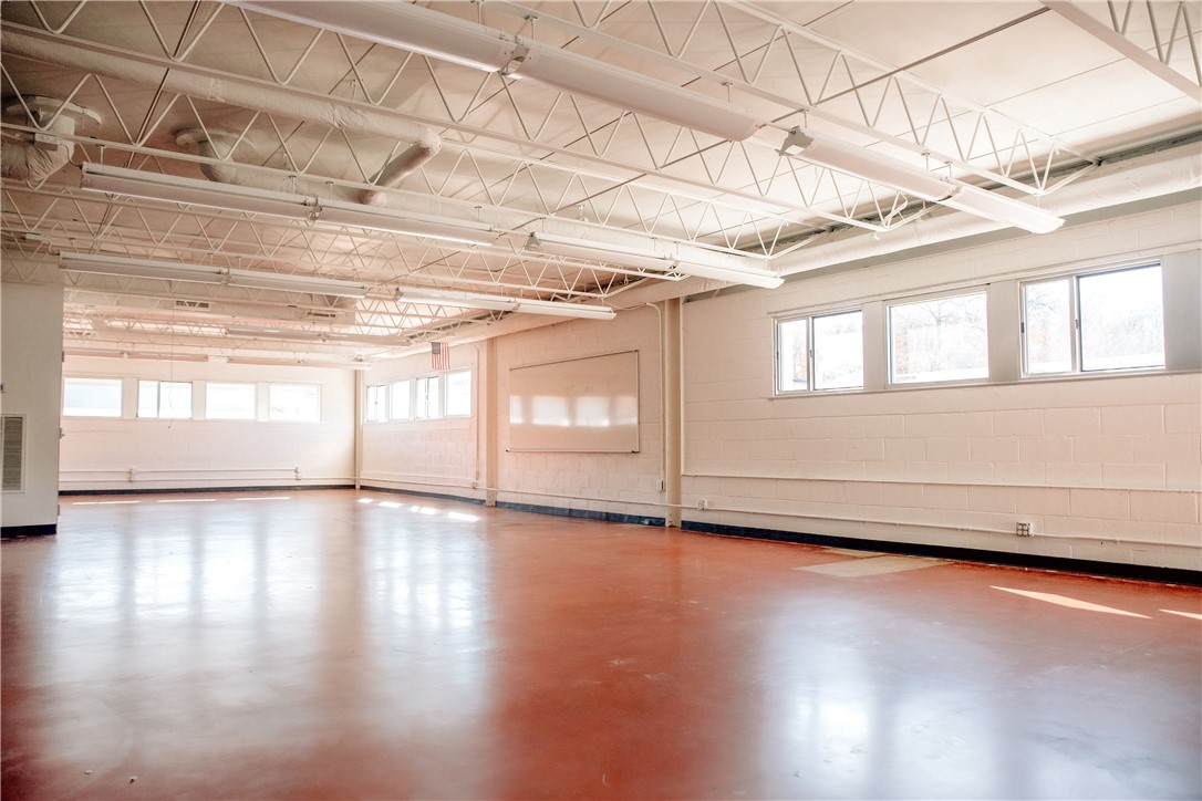 North College Ave Horizonta - Commercial Lease