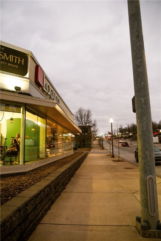 North College Ave Horizonta - Commercial Lease