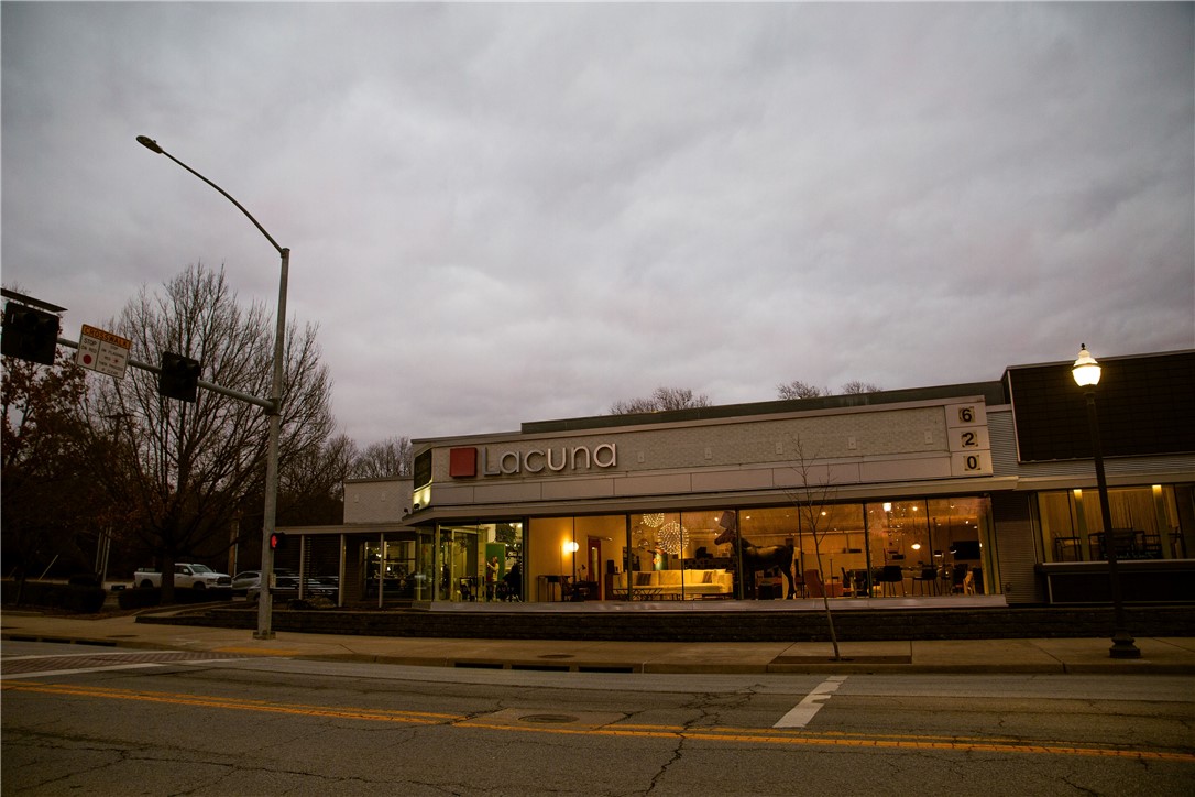 North College Ave Horizonta - Commercial Lease