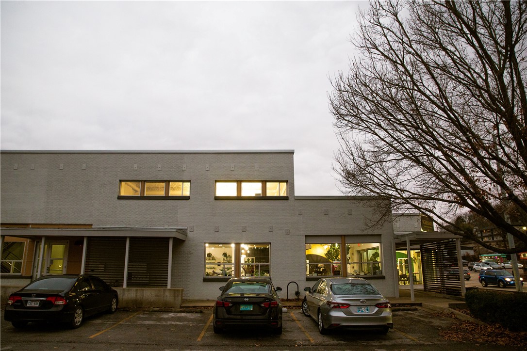 North College Ave Horizonta - Commercial Lease