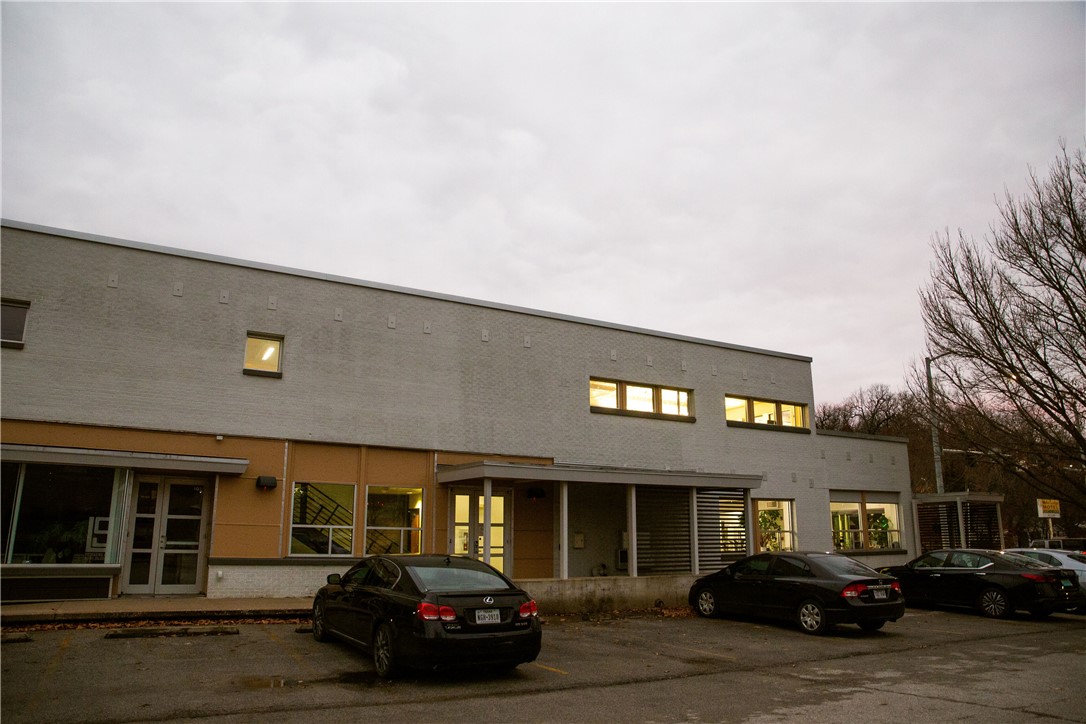 North College Ave Horizonta - Commercial Lease