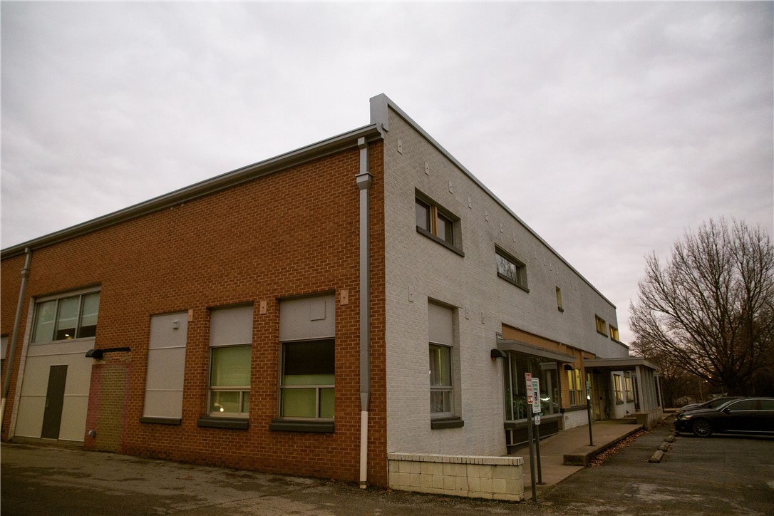 North College Ave Horizonta - Commercial Lease