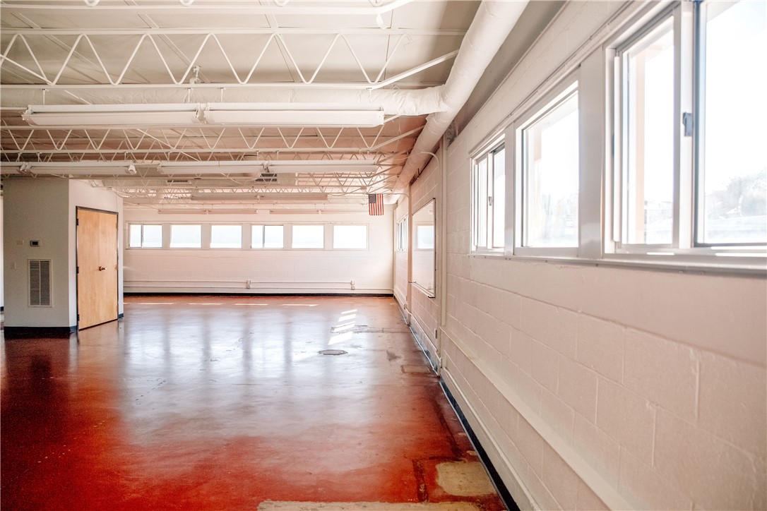 North College Ave Horizonta - Commercial Lease
