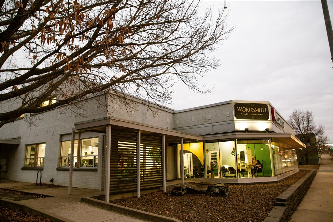 North College Ave Horizonta - Commercial Lease