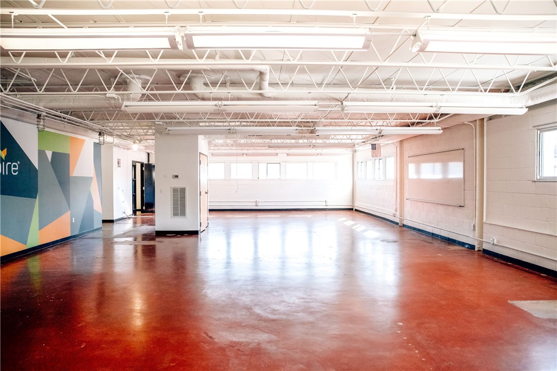 North College Ave Horizonta - Commercial Lease