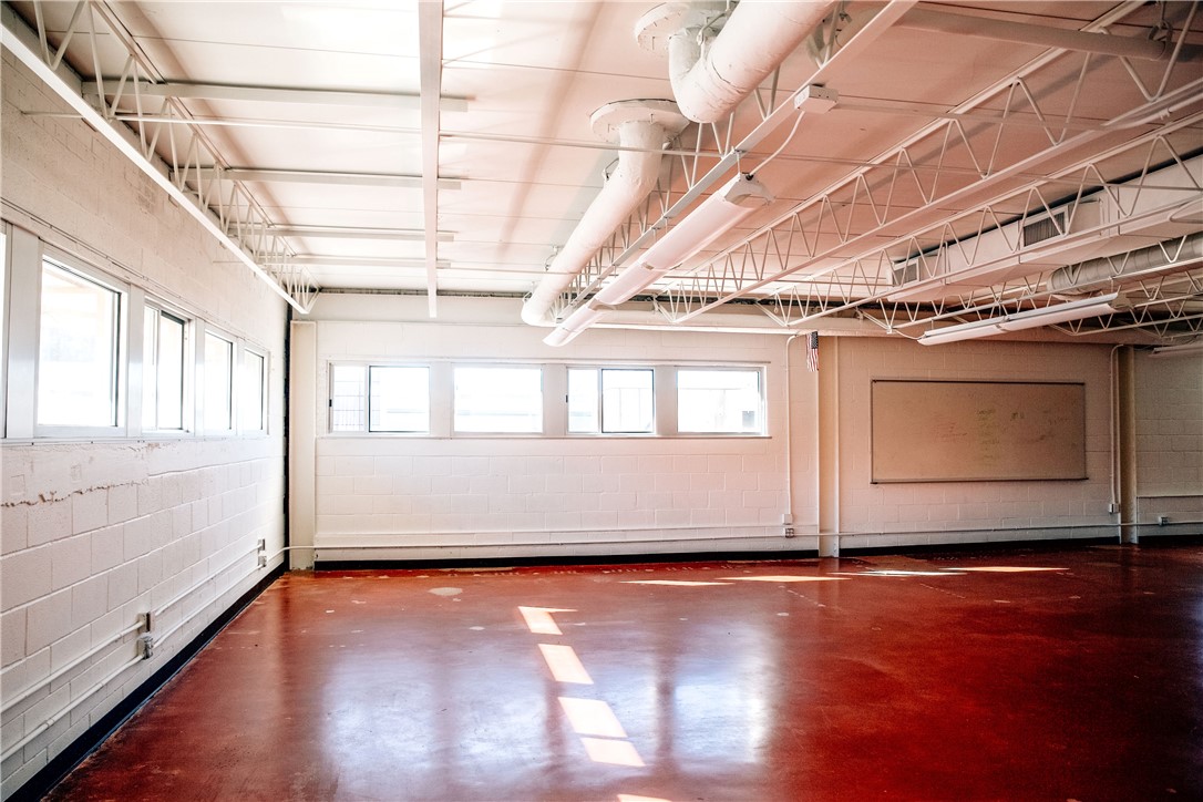 North College Ave Horizonta - Commercial Lease