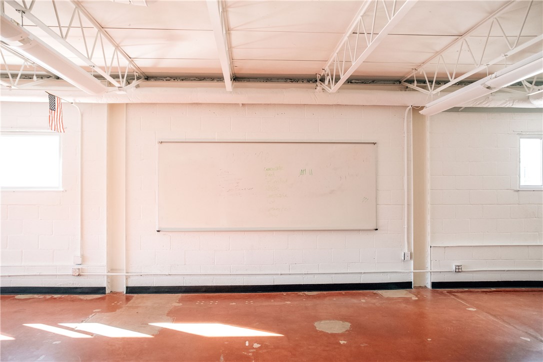 North College Ave Horizonta - Commercial Lease