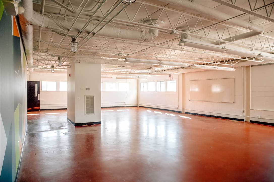 North College Ave Horizonta - Commercial Lease