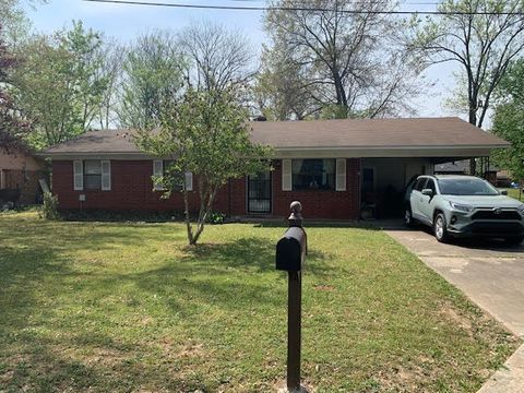 Photo of 1204 S Ithaca Avenue, Russellville, AR 72801 (MLS # 1340262)