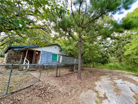 Photo of 702 Edgewood Place, Huntsville, AR 72740 (MLS # 1358838)
