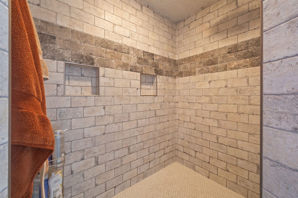 Otter Creek Estates Ph I Cave Spgs - Residential