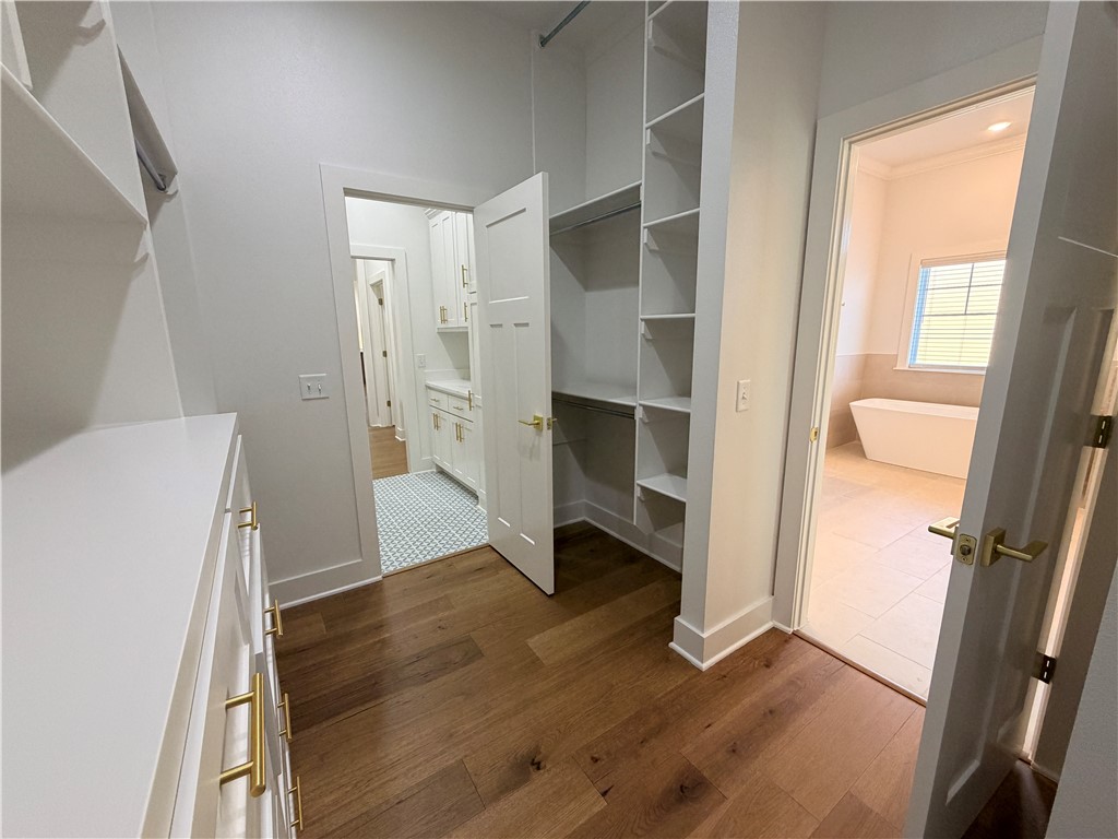 Crescent View - Residential