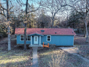 Beautiful home sitting in the beloved Bull-Shoals Lake Community! Come check out this recently remodeled 3 bedroom 2 bath. New roof and gutters, never floors, and amazing entertaining space. Just a couple minutes from the lake makes this the perfect home or vacation spot.