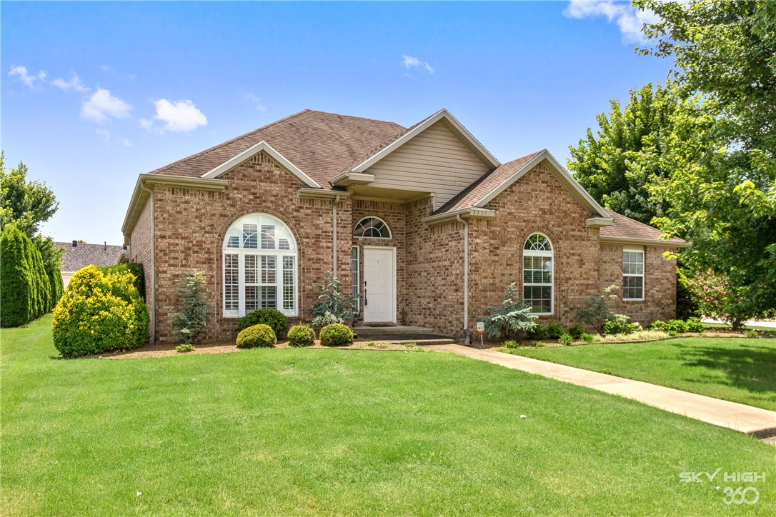 This beautiful home is a 7-minute drive from Bentonville Square, Downtown. Within walking distance of Elm Tree Elementary and Ardis Ann Middle School, this 4 bedroom, 2 bath home has 2,500 square feet, brand new carpet replaced recently, lots of space & storage, walk-in closets, and recently professionally landscaped. Just a minute down the road to Merchant's Park, walking paths and is in the desirable neighborhood of Orchards Subdivision. Schedule your showing today before it's gone!