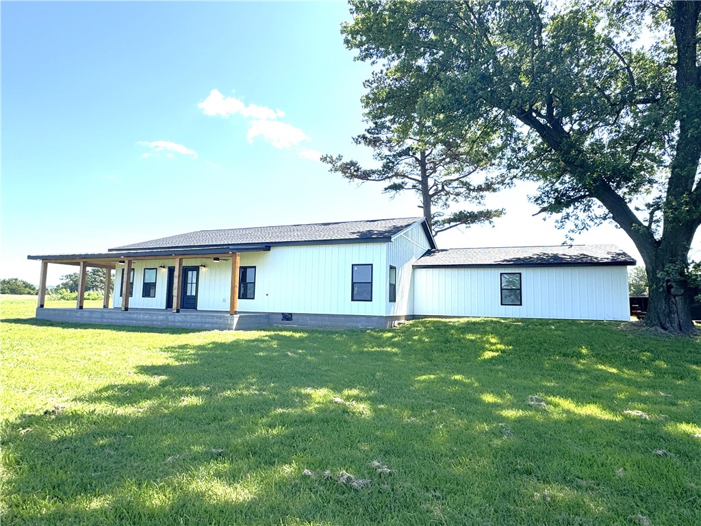 Brand New Custom-Built 3-Bedroom Home on 1.21 Acres – Summers, AR. Progress pictures taken 05/04/25. Looking for the perfect blend of modern comfort and country charm? This brand-new, custom-built 3-bedroom, 2.5 bathroom home on 1.21 acres in Summers, AR is everything you’ve been dreaming of! Custom-Built to Suit – Thoughtfully designed with high-quality craftsmanship; Spacious 3 Bedrooms & 2.5 Bathrooms – A well-laid-out floor plan for maximum comfort; Gorgeous West-Facing Views – Watch breathtaking sunsets right from your porch. 1.21 Acres of Scenic Land – Plenty of space for gardening, activities, or adding a workshop; Convenient Location – Just 15 miles to Siloam Springs and 30 minutes to Fayetteville.
Whether you're looking for a peaceful retreat away from the hustle and bustle or a stylish new home with easy access to nearby cities, this property is a must-see! With custom features throughout, every inch of this home is designed for comfort and convenience. Quiet & Peaceful Setting
