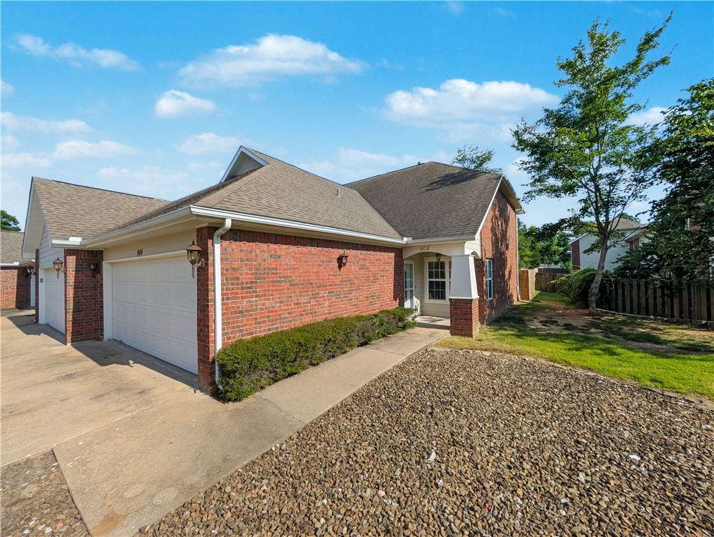 Homes At Oakmont Horizontal Prop Rogers - Residential