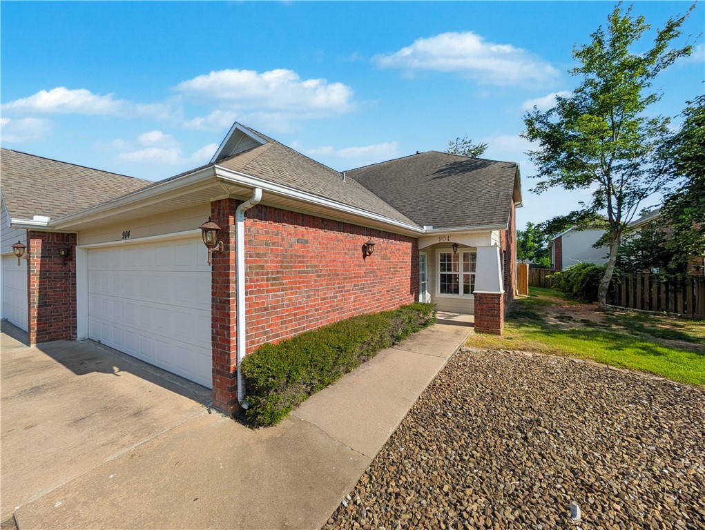 Homes At Oakmont Horizontal Prop Rogers - Residential