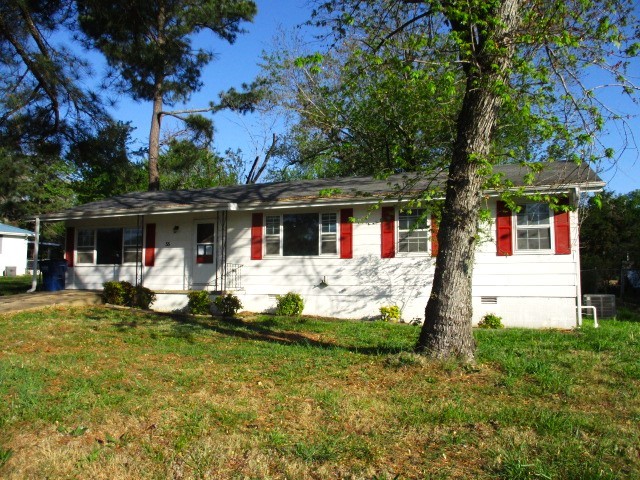 THIS COZY 3 BEDROOM/ 1 BATH HOME SITS ON A LEVEL LOT WITH A FENCED IN BACK YARD, COVERED DECK, CLOSE TO TOWNAND THE LOCAL AMENITIES.