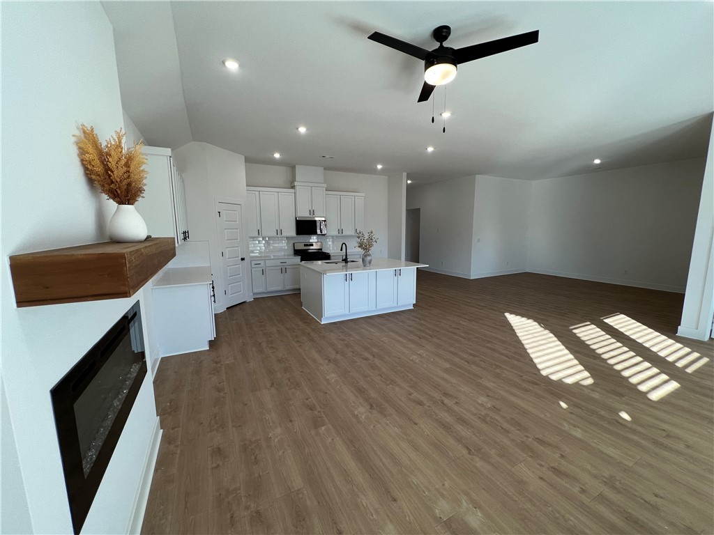 Hillcrest Sub Ph I Siloam Spgs - Residential Lease