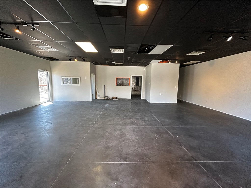 Murphy Comm Sub Lt 2,3 Bvv - Commercial Lease
