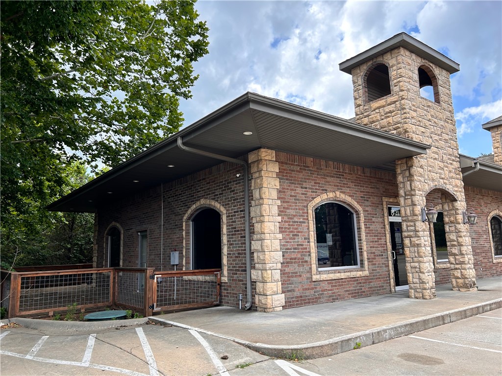 Murphy Comm Sub Lt 2,3 Bvv - Commercial Lease