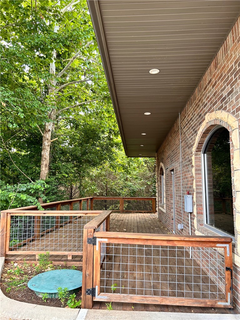 Murphy Comm Sub Lt 2,3 Bvv - Commercial Lease