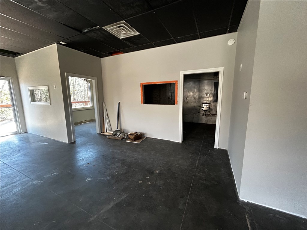 Murphy Comm Sub Lt 2,3 Bvv - Commercial Lease