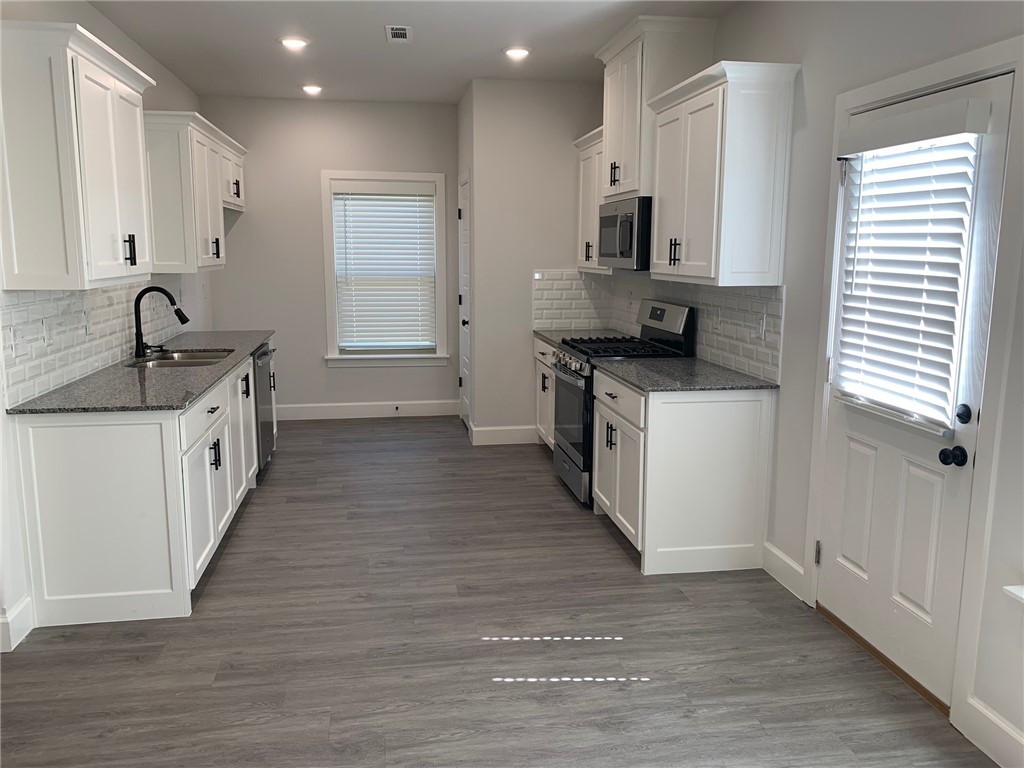 BARRINGTON PLACE-CENTERTON - Residential