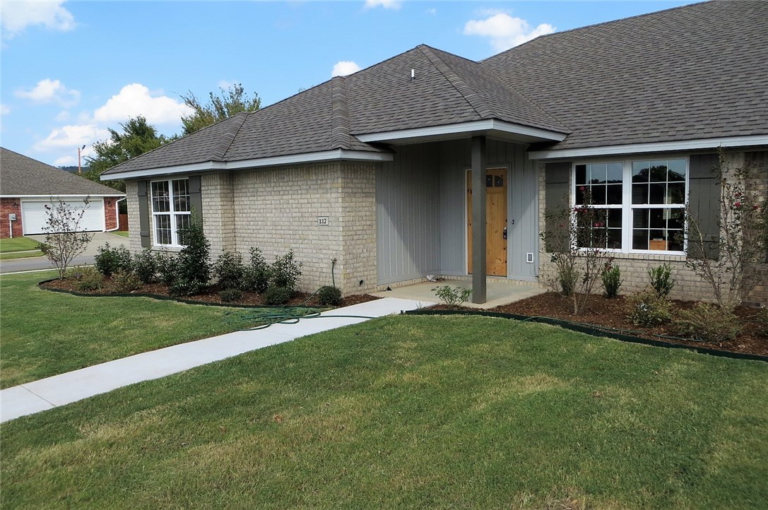 Come check out this new garden home that is close to Alma schools with an open floor plan, a covered back patio, granite counter tops in kitchen, custom cabinets throughout, and a walk in tile shower in the master bathroom! Flooring in the main area is a luxury vinyl planking which has a wood look but is WAY more durable than a wood laminate product. This is a perfect place for people on the go that don't want to take care of a full sized yard. All the home inside with half of the maintenance outside!