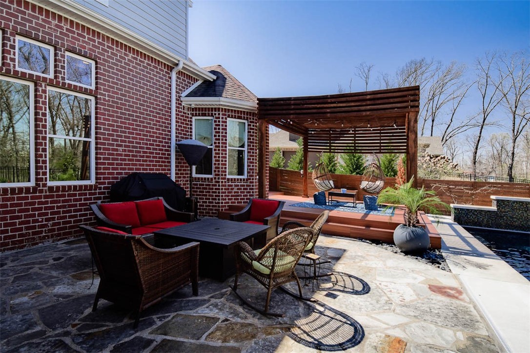 VERSAILLES SUB-CENTERTON - Residential