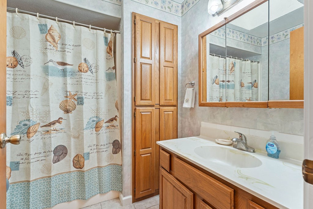 Rock And Arrow Addit - Residential