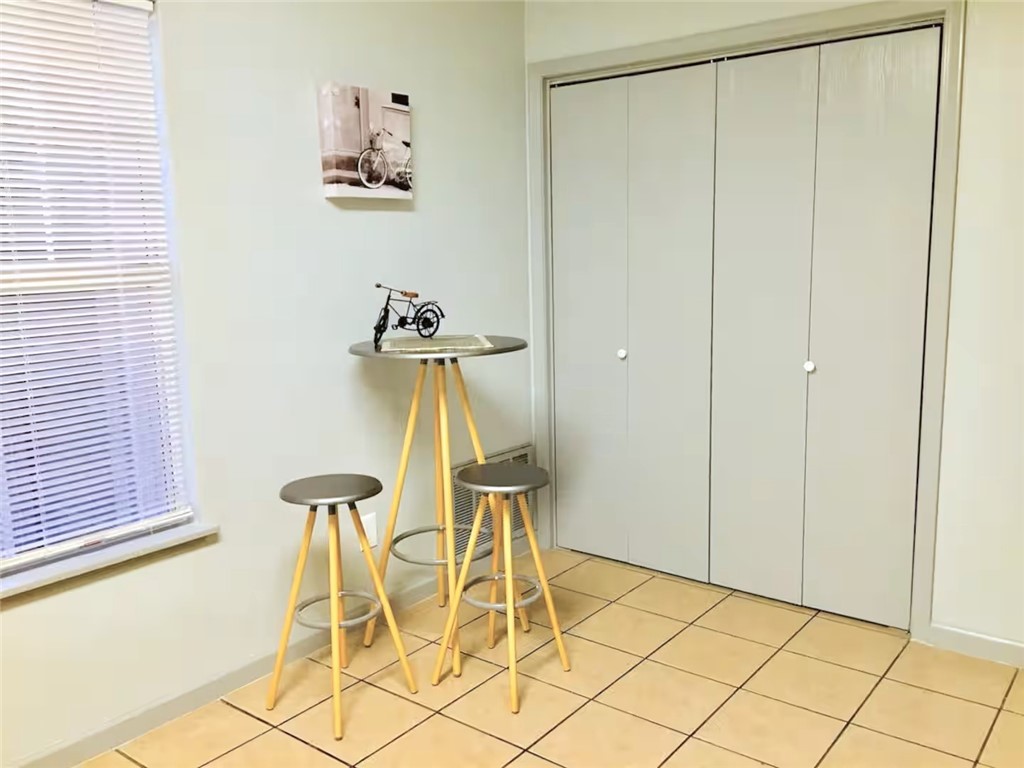 W A Burks Add Bentonville - Residential Lease