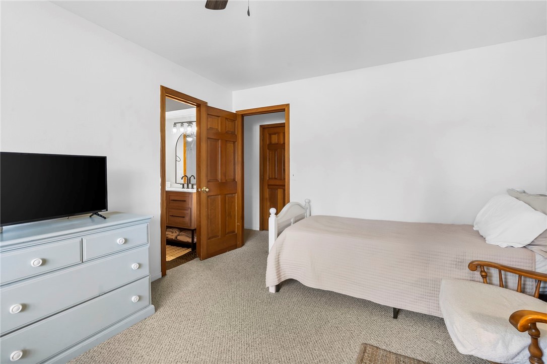 Centre Court Rogers - Residential