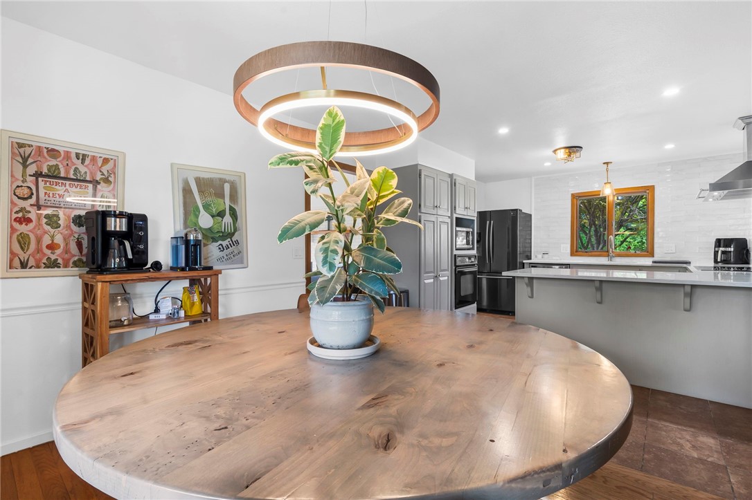 Centre Court Rogers - Residential