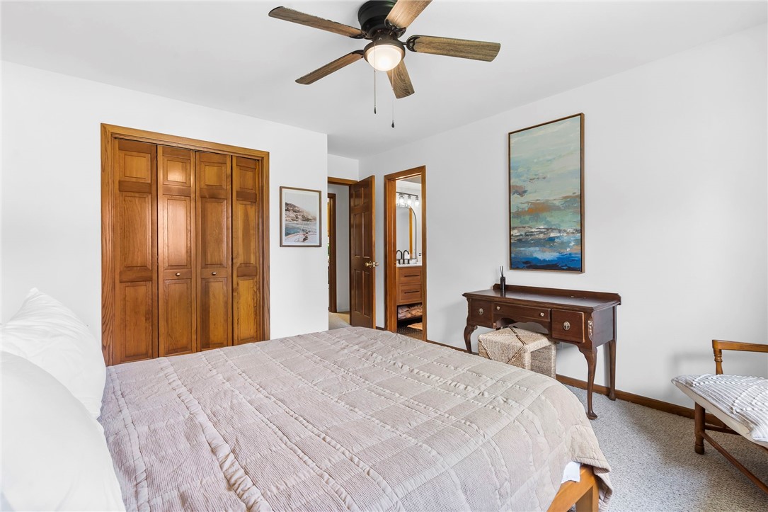 Centre Court Rogers - Residential