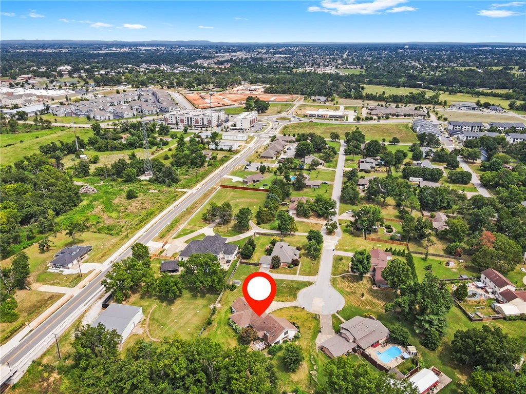 Centre Court Rogers - Residential