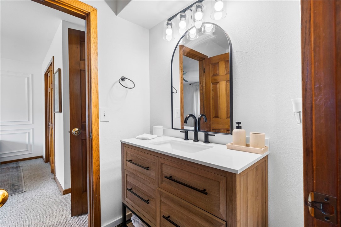 Centre Court Rogers - Residential