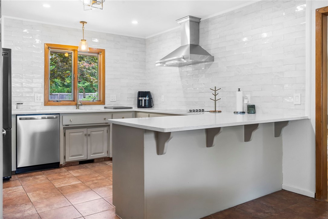 Centre Court Rogers - Residential