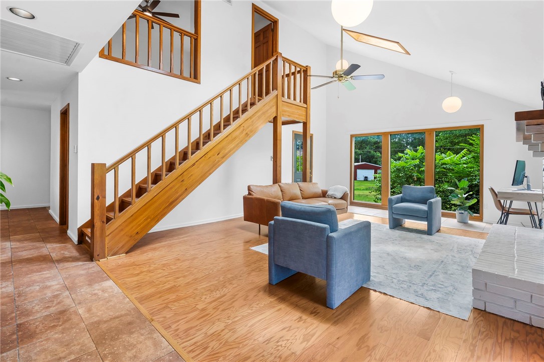 Centre Court Rogers - Residential