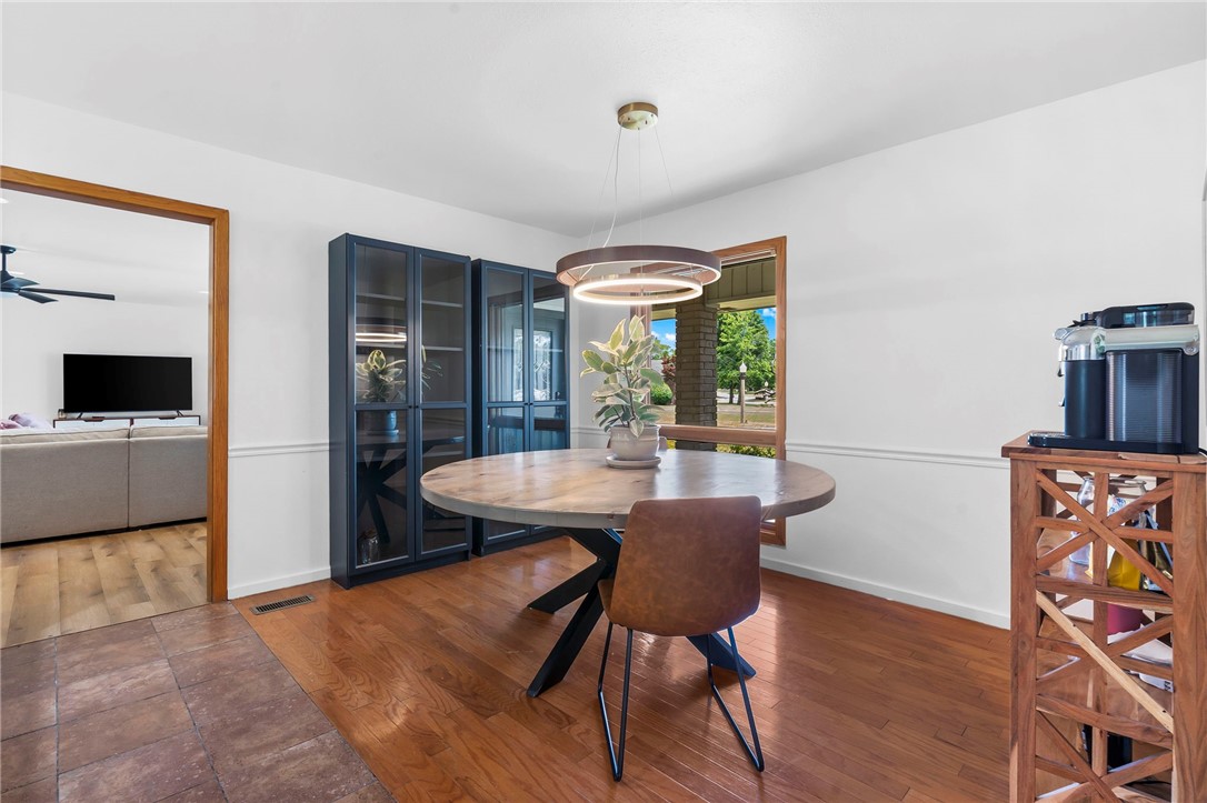 Centre Court Rogers - Residential