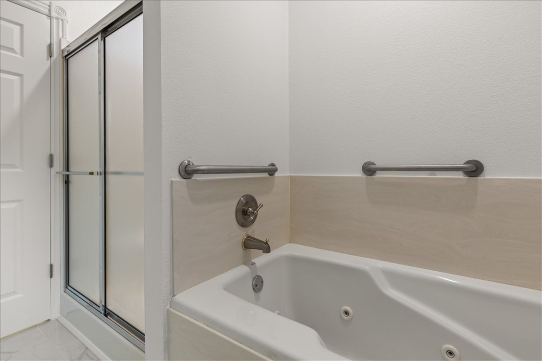 Oak Park Condos - Residential