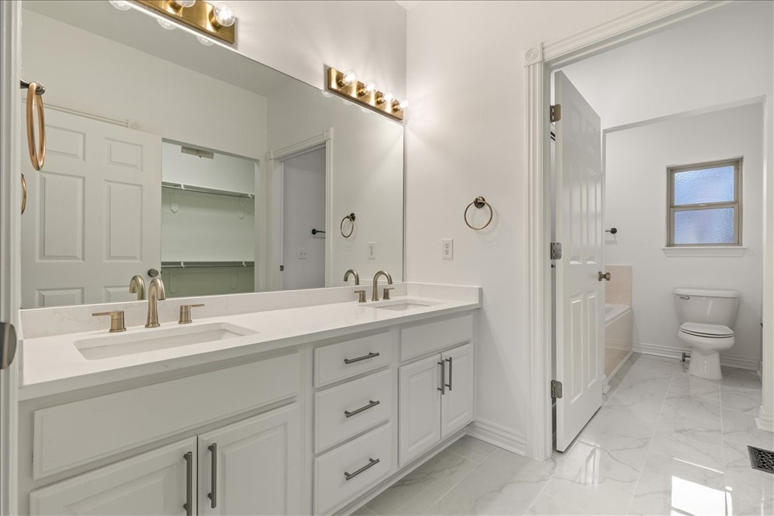 Oak Park Condos - Residential