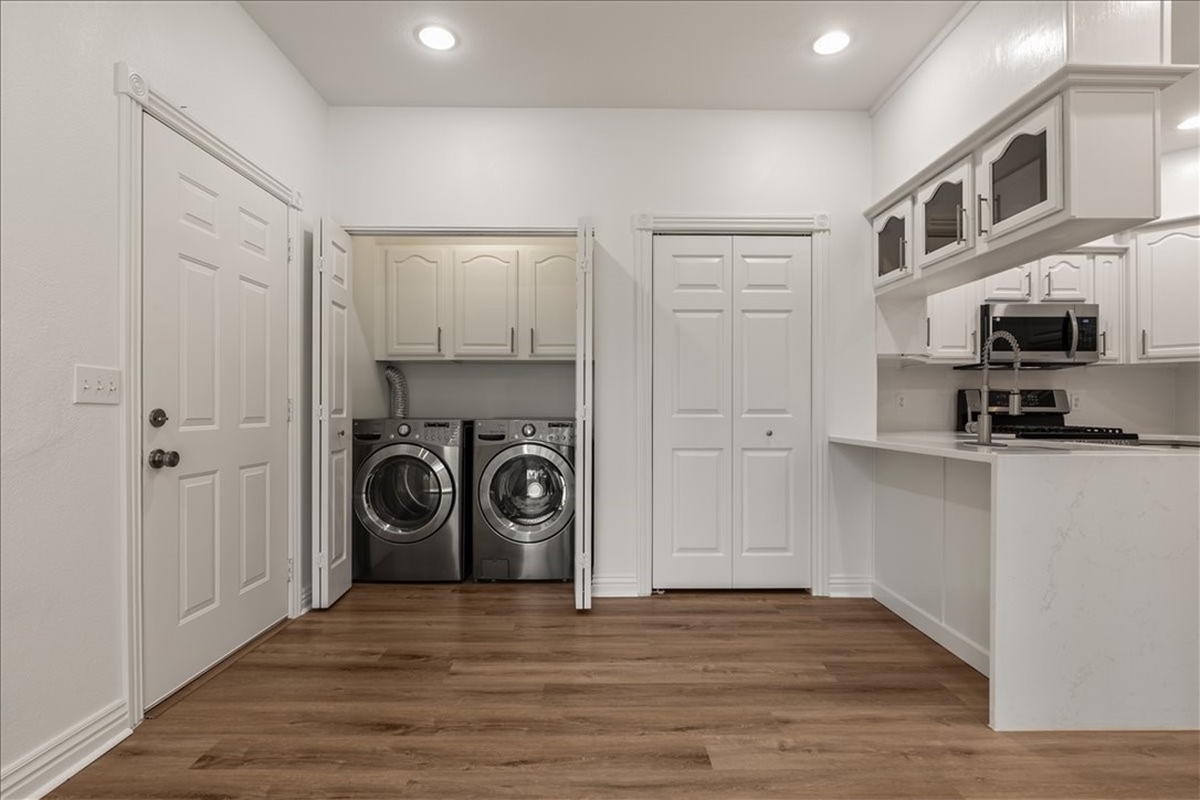 Oak Park Condos - Residential