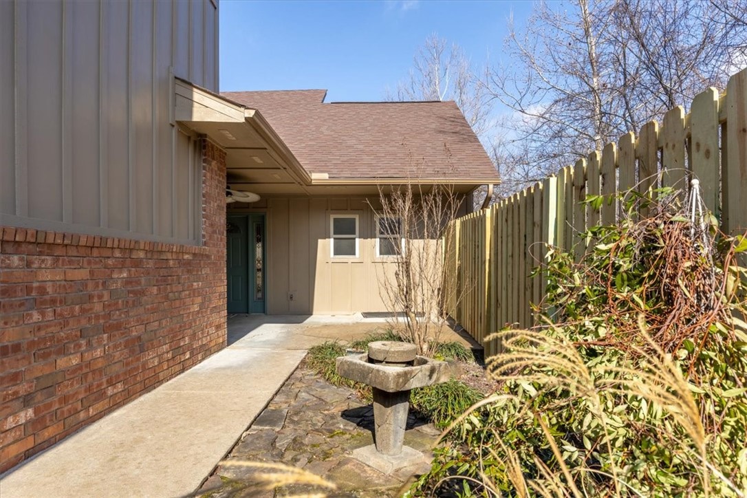 80 E Sycamore Street