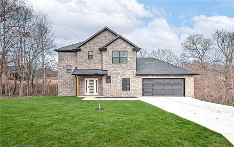 Photo of 3 Clackmannan Circle, Bella Vista, AR 72715 (MLS # 1336359)