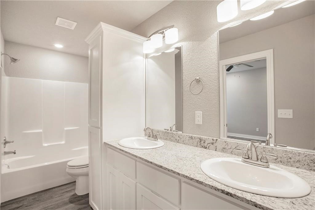 Lockhart Sub Bvv - Residential Lease